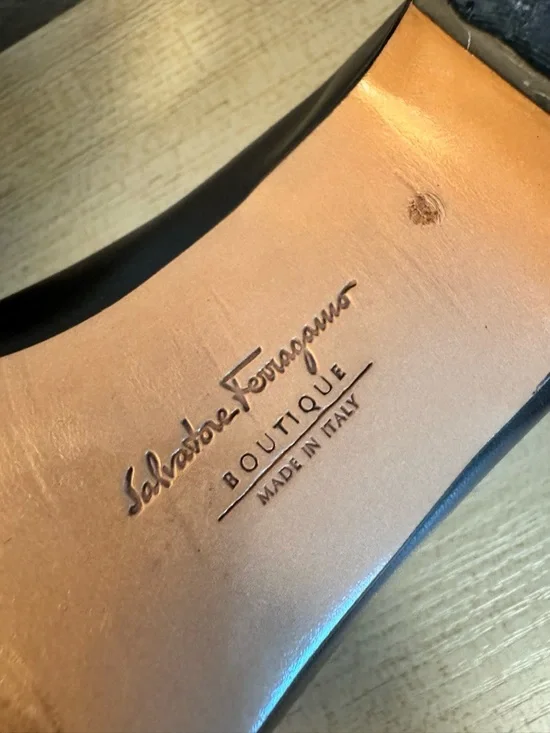 Salvatore Ferragamo Black Leather Vara Bow Pumps with Gold Accent - Picture 5 of 8